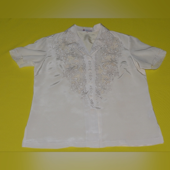 Vintage Silk Blouse by PEONY. Hand Embroidered. Made in Shanghai, China. 1950s - Picture 5 of 12